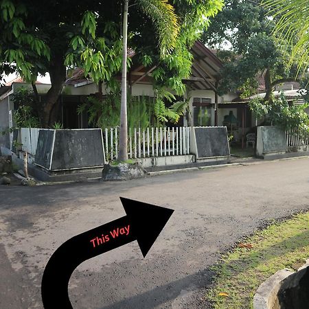 Kembar Guesthouse Джокьякарта Экстерьер фото